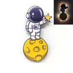 CajuArt Ay Astronot Ahşap Işıklı Çocuk Odası Duvar Tablosu Dekor