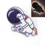 CajuArt Kahraman Astronot Ahşap Işıklı Çocuk Odası Duvar Tablosu
