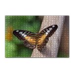 Cakapuzzle Ağaç Üzerinde Sarı Siyah Kelebek 120 Parça Ahşap Puzzle