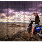 Cakapuzzle Kayalıklar Deniz Bulutlar ve Motorlu Adam Mdf 1000 Parça Puzzle