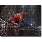 Cakapuzzle Spiderman Efsanevi Duruş Ahşap 500 Parça Puzzle