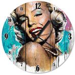 Cakasaat Ahşap Zeminde Marilyn Monroe Portresi Duvar Saati