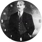 Cakasaat Atatürk Takım Yelek Bıyıklı Ayakta Duvar Saati