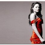 Cakatablo Ahşap Tablo Angelina Jolie Kırmızı Elbise