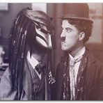 Cakatablo Ahşap Tablo Charlie Chaplin Ve Ben Turpin Predator Kaskı İle