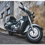 Cakatablo Ahşap Tablo Eski Binalar ve Harley Davidson