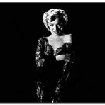 Cakatablo Ahşap Tablo Marilyn Monroe Siyah Dantelli Elbiseli