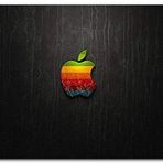 Cakatablo Ahşap Tablo Siyah Deri Zeminde Renkli Apple Logo