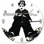 Cakatablo Bastonlu Charlie Chaplin Ahşap Duvar Saati