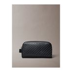 Calvin Klein Erkek Deri CK Kabartma Monogram Yazı Detay Geniş Kısa Kulp Siyah El Çantası LV04D1146G-UB1
