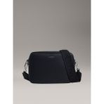 Calvin Klein Kadın Çapraz Çanta Black Ergonomik Tasarım ile Şık Görünüm Sunuyor LV04F3097GUB1 - STD
