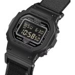 Casio DW-5600MNC-1DR Kol Saati - Standart