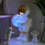 Çeşithane Astronot Planet Gece Lambası & Bluetooth Hoparlör - Kristal Küre Sarılma Tasarımlı, Renkli Led Işıklı Ve Modern Masaüstü Atmosfer Işığı