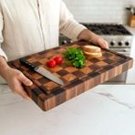 Ceviz ve Kayın Masif Ahşap Kesme Tahtası - Satranç Desenli Kalın End Grain Şef ve Kasap Tahtası - Şarküteri Sunum Tahtası - 40 x 25 x 5 cm