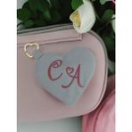 CIGDEMCALISKAN Love&love Kalp Formunda Monogram Nakışlı Bozuk Para Cüzdanı - Gri