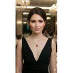 C&On Design Kamelya Çiçeği Tasarımı Kırmızı Kristal Altın Renk Paslanmaz Çelik Kolye Ve Küpe Seti