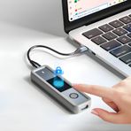 Coverzone Parmak İzi Şifreleme Özellikli M.2 SSD Kutusu Type-C Alüminyum Harici SSD Enclosure 2230 2242 2280 Uyumlu 1000MB/s Hız Silikon Kılıflı Veri Depolama Kutusu ITH18-U124, Gri