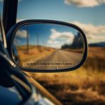 D STICKY COMPANY Keep Your Eyes On The Mirror and Your Dreams in The Rearview İlham Verici Alıntı Aksesuar Çıkartma Dikiz Aynası Sevimli Premium Vinil Çıkartma 4,6 cm (Siyah)