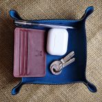 Daders Home Trevi - Hakiki Deri Organizer Tepsi – Katlanabilir Masa Düzenleyici (13,5 × 13,5 Cm), Zar Tepsisi Ofis Aksesuarı & Hediye (Lacivert) - -- - Option-1