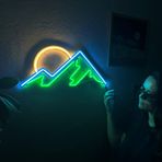 Dağ Neon Duvar Sanatı, Dağ Neon Duvar Dekoru, LED Dağ Tabelası, Yükselen Güneş Neon Duvar Tabelası, Manzara Neon Işıkları, Dağ Gün Batımı Neon Tabelası, Oda için Neon Tabelalar (Uzaktan Kumandalı)