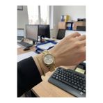 Daniel Klein Kadın Gold Renk, Taşlı Kadran, Takvimli Minimal Klasik Kol Saati, Gold Renk Çelik Bileklik Hediyeli