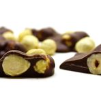Dark Brown 250 gr Fındıklı Sütlü Roche Çikolatası