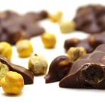 Dark Brown Chocolates & Confections 250 gr Ağın Leblebili Sütlü Roş Çikolata