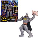 DC Comics Batman 30cm Deluxe - yumruk ve fırlatma fonksiyonlu aksiyon figürü, 5 parça ekipman, ışık ve ses efektleri, 1 adet