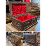 Deco Elit Ceviz Ahşap El Oyması Motifli Mücevher Sandığı Takı Kutusu Kilitli Ahşap Sandık - 001