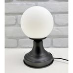 Decodelight Modern Dekoratif Siyah Metal Ayaklı Füme veya Beyaz Glob Camlı Şapkalı Abajur Masa Lambası (Beyaz)