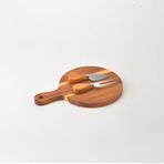 Deconox Doğal Akasya Peynir Sunum Tahtası ve Servis Seti – 25x17 cm Saplı Mini Kesme Tahtası, Yanında Özel Bambu Saplı Peynir Bıçağı ve Çatalı İle (3 Parça)