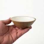 Deconox Mango Ağacı Kase - İçi Krem Emaye (Enamel) Kaplama 13 cm Dekoratif Ahşap Sunum Kasesi - Leke Tutmaz Sosluk, Çerezlik ve Dondurmalık, Çerez ve Sosluk İçin Doğal Kase (1 Adet)