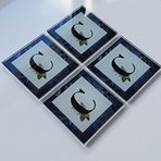 DECORITA 4'lü Takım | Harfli Tasarım Cam Bardak Altlığı | 10cm X 10cm | (C HARFİ)