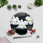 DECORITA Siyah Fon Beyaz Orkideler | Cam Kesme Tahtası (Çap 32cm)