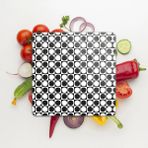 Decovetro Cam Kesme Tahtası Kare Küçük Yuvarlak Siyah Beyaz Desenli 30x30 Cm