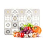 Decovetro Cam Kesme Tahtası ve Sunumluk Çini Desenli 20x30 Cm
