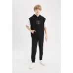 DeFacto Erkek Çocuk 3'lü Takım Kapüşonlu Kolsuz Baskılı Sweatshirt Kısa Kollu Tişört Beli Paçası Lastikli Eşofman Altı D9912A825SP - 7 - 8 Yaş - Siyah-BK81