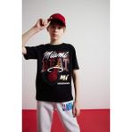 DeFacto Erkek Çocuk NBA Miami Heat Bisiklet Yaka Kısa Kollu Tişört D9546A825SM - Siyah-BK81 - Dropsuz - 9 - 10 Yaş