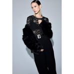 DeFacto Slim Fit Dar Kesim Bisiklet Yaka Dantel Nakışlı Uzun Kollu Bluz G5973AX25WN