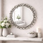 Dekoratif Duvar Aynası Yuvarlak – Modern Çiçek Desenli Çerçeve, 43 cm, Salon Antre Banyo İçin Şık Ayna (Gümüş)