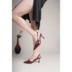 Demashoes Bordo Mat Rugan Sivri Burun Bantlı Tokalı Burun Kapalı Arkası Açık Topuklu Stiletto Topuk 8 cm dir.