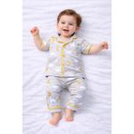 derin baby %100 Pamuk Kısa Kollu Düğmeli Yazlık Kırmızı Ay Yıldız Bulut Desenli Bebek Pijama Takımı