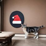 Desenli Kedi Tırmalama Tahtası – Yapışkanlı, Duvar/Kapı/Mobilya Uyumlu (Yılbaşı Şapkası)