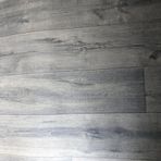 Desenli PVC Zemin Kaplama EN:100CM BOY:120CM ETRAFI DİKİLİ MUŞAMBA SİYAH AHŞAP DESENLİ