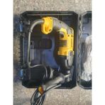 Dewalt Kırıcı Delici 800W 2.6j