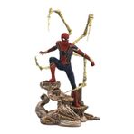 DIAMOND SELECT TOYS Marvel Gallery: Avengers Infinity War Movie Spiderman PVC Gallery Figure