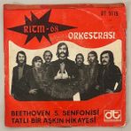Diskotür Ritm 68 Orkestrası Beethoven 5.senfonisi - Tatlı Bir Aşkın Hikayesi 45 Lik Plak (Orijinal 1975 Dönem Baskı Plak)