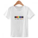 DIYthinker-DIYThinker Erkek Çocuk LGBT Gökkuşağı Bayrağı We are Family Bisiklet Yaka Beyaz Tişört Small Çok Renkli