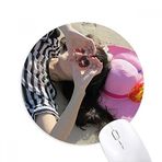 Dıythinker Ellie Yao Güzel Kız Kalp Plaj Güneş Pembe Şapka Baskılı Yuvarlak Kaymaz Kauçuk Mouse Pad