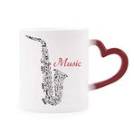 Dıythinker Kırmızı Çok Renkli Sax Klasik Müzik Dinleme İllüstrasyonu Isıya Duyarlı Kalp Kupası